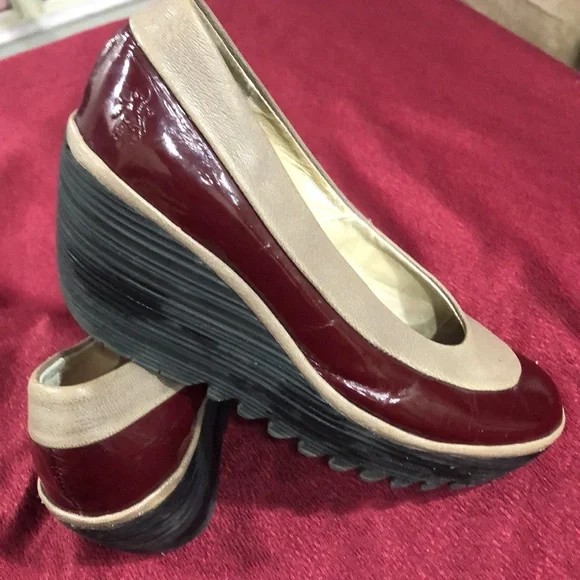 Fly shoes size 8 - Picture 4 of 4